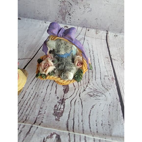 2 Kitty Resin Figures Gray Orange Tabby Cats knick Knacks In Basket Hat - Picture 5 of 9